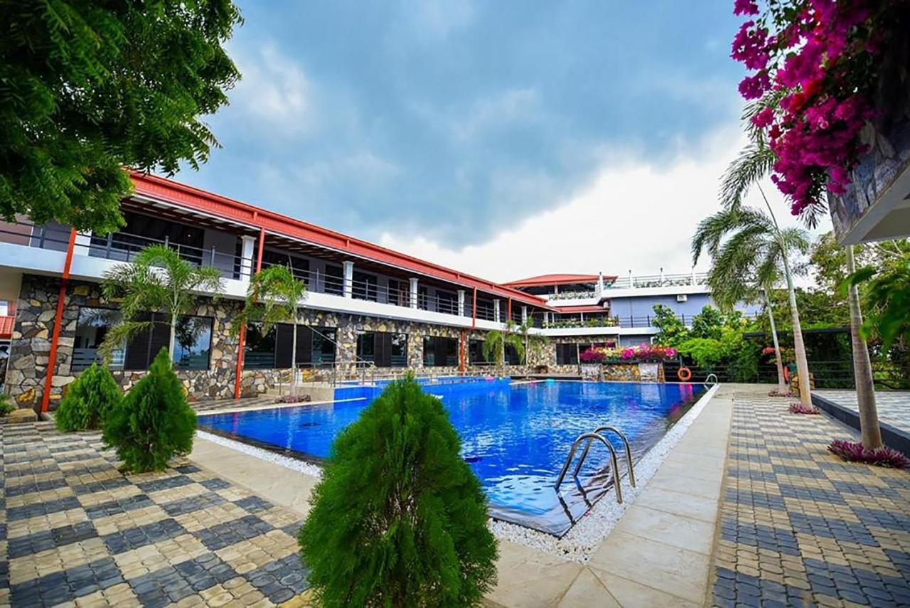 Hotel Centauria Wild Udawalawe Exterior foto