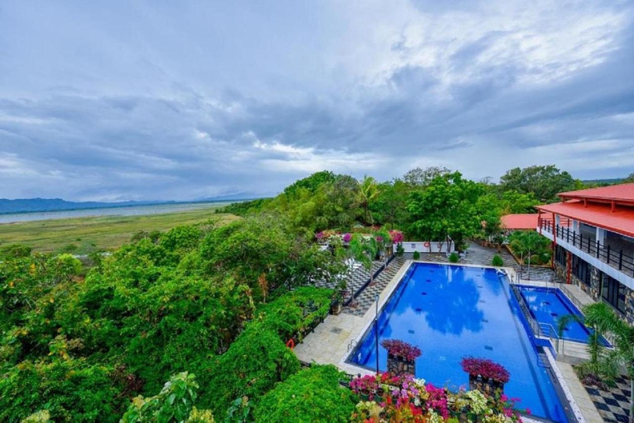 Hotel Centauria Wild Udawalawe Exterior foto