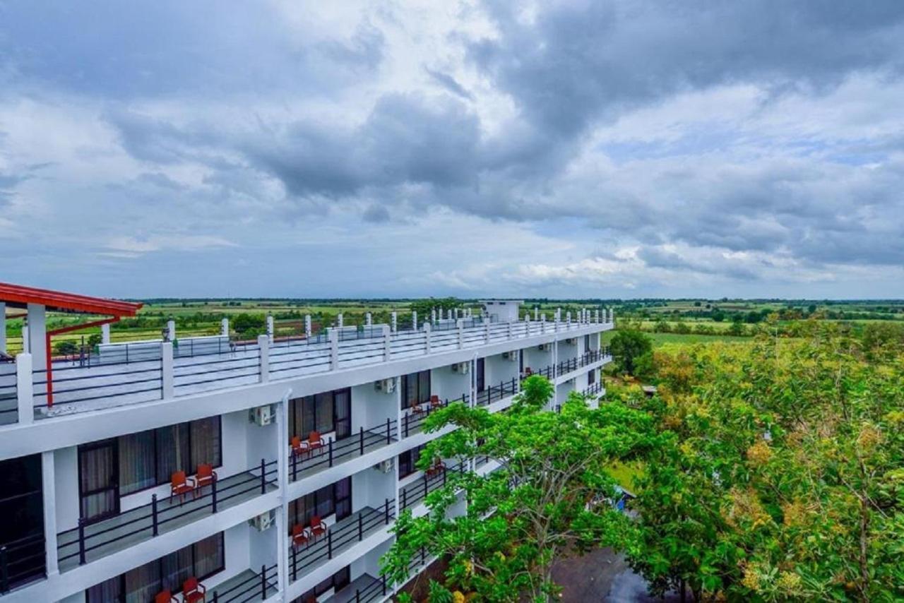 Hotel Centauria Wild Udawalawe Exterior foto